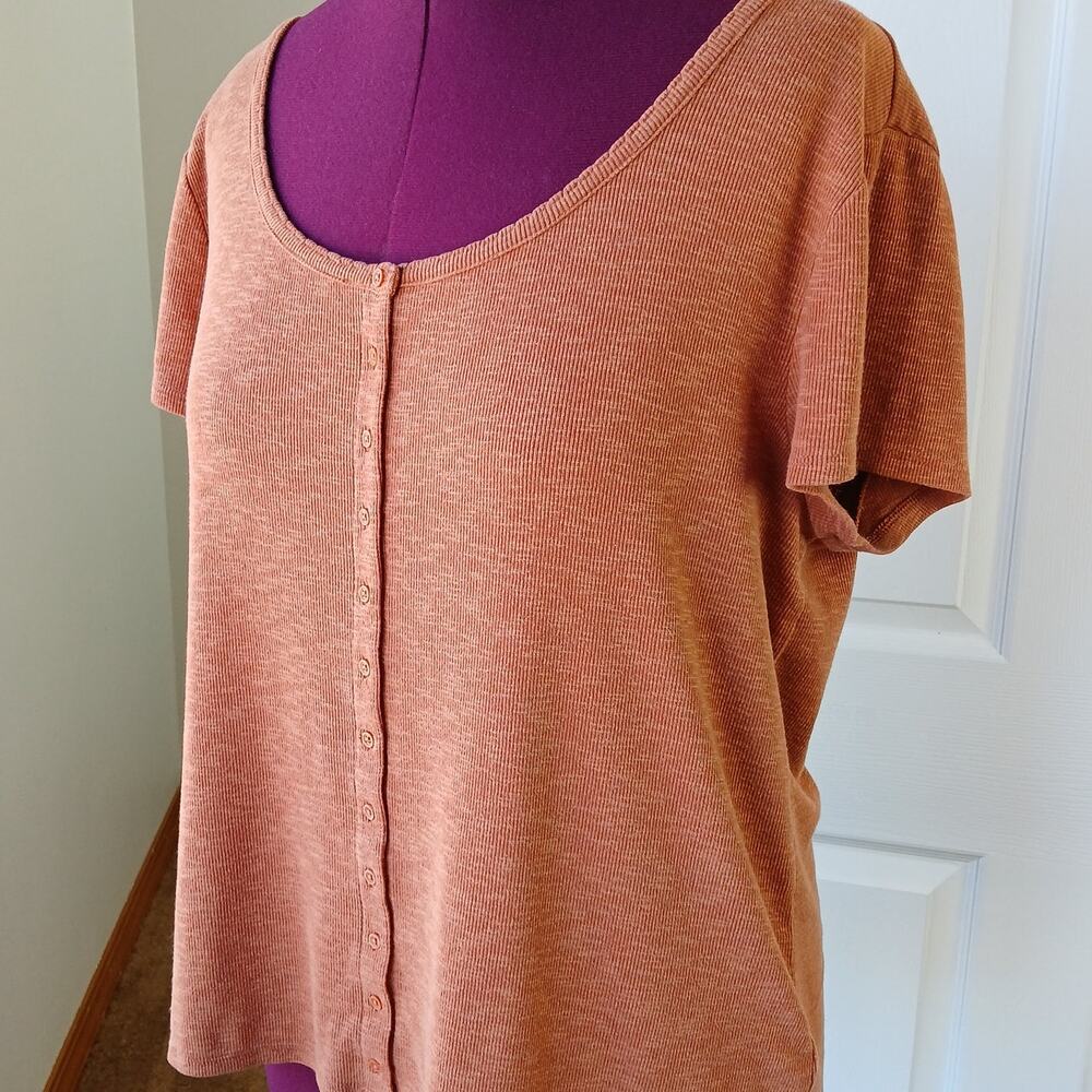 Gap Short Sleeve Scoop Neck T-shirt XXL copper ribbed button-up blouse scalloped